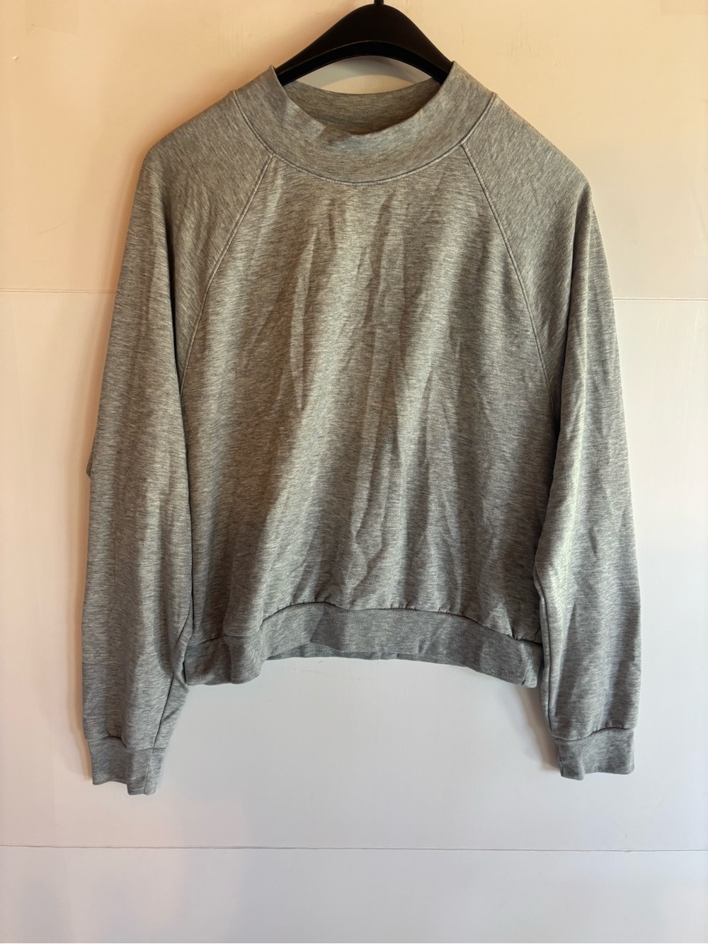 Gap Women’s Pullover Crew Neck Long Sleeve Sweatshirt Solid Gray, Size S